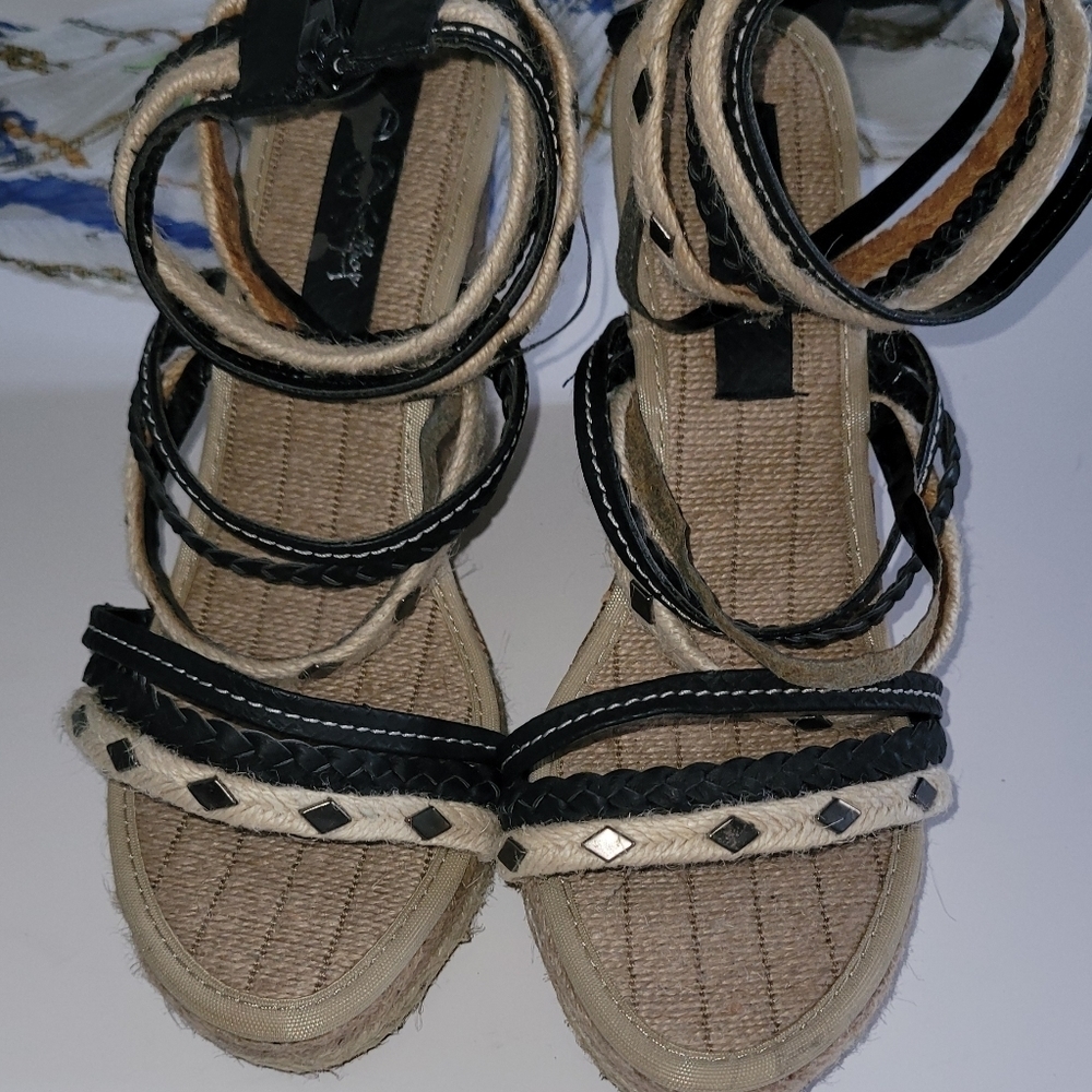 Nwot Wedge sandals - Picture 4 of 6